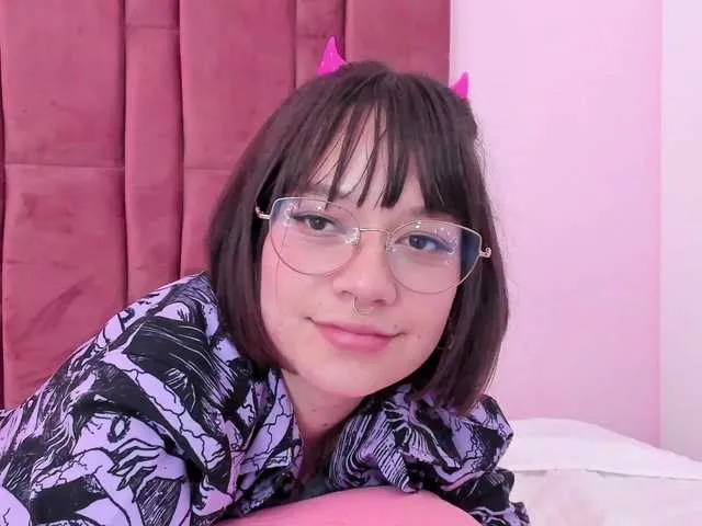 Live sex webcam photo for NaraMei #277321746