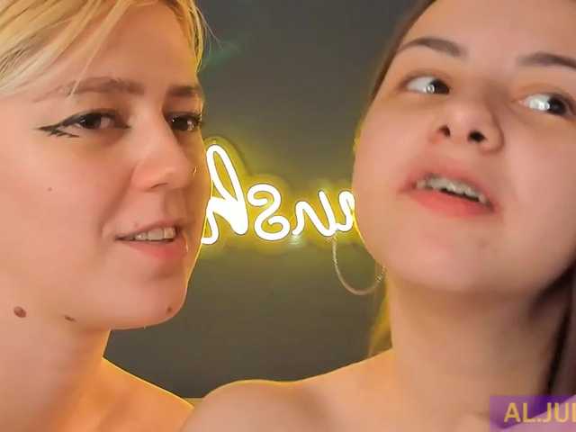 Live sex webcam photo for NarinMarin #272842614