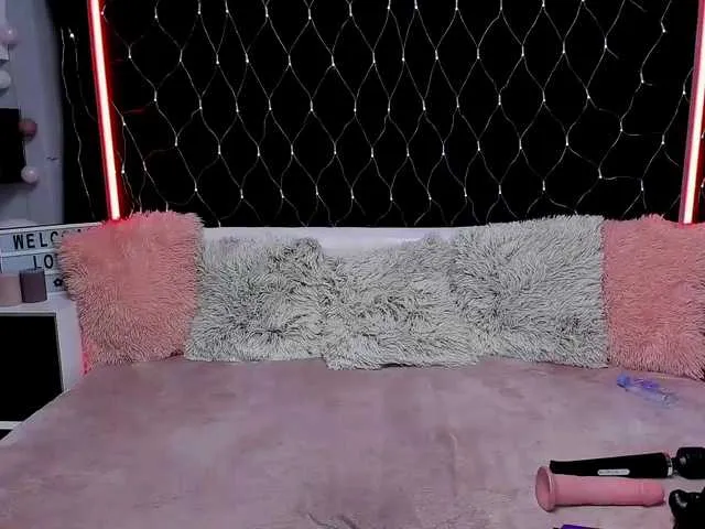 Live sex webcam photo for NastiaBlack #291355285