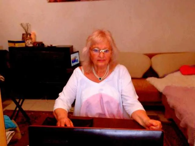 Live sex webcam photo for Natalia7634 #291200893