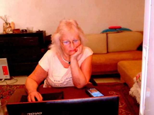 Live sex webcam photo for Natalia7634 #291270581