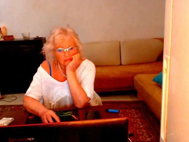 Live sex webcam photo for Natalia7634 #291312261