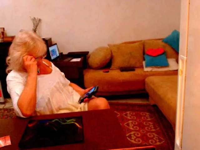 Live sex webcam photo for Natalia7634 #291358627