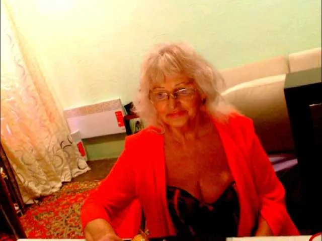 Live sex webcam photo for Natalia7634 #292113831