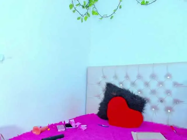 Live sex webcam photo for NataliaTompson #290937963