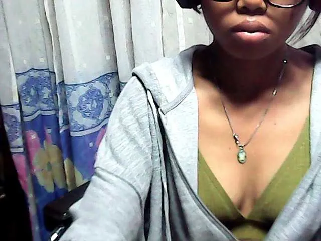 Live sex webcam photo for Natalie-Luxa #293745632