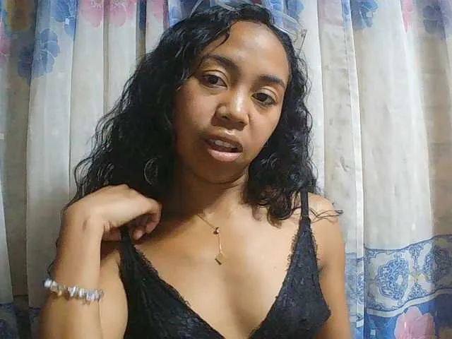Live sex webcam photo for Natalie-Luxa #294011371