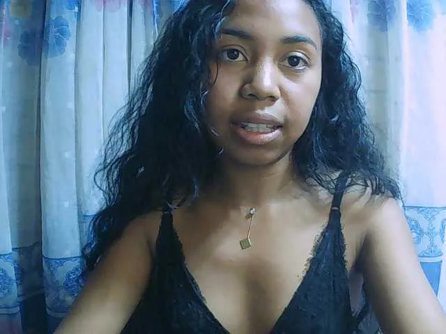 Live sex webcam photo for Natalie-Luxa #294012762