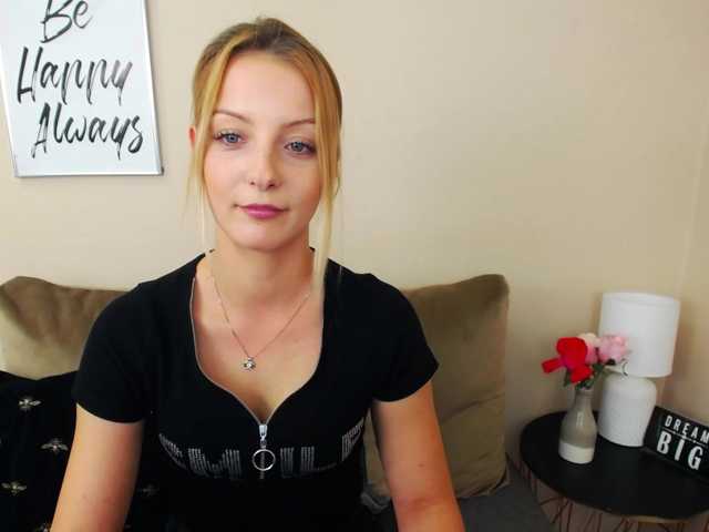 Live sex webcam photo for NatalieKiss #273282782