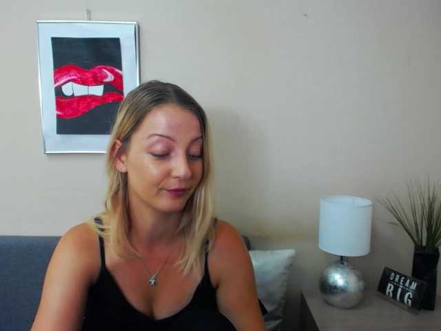 Live sex webcam photo for NatalieKiss #275549776