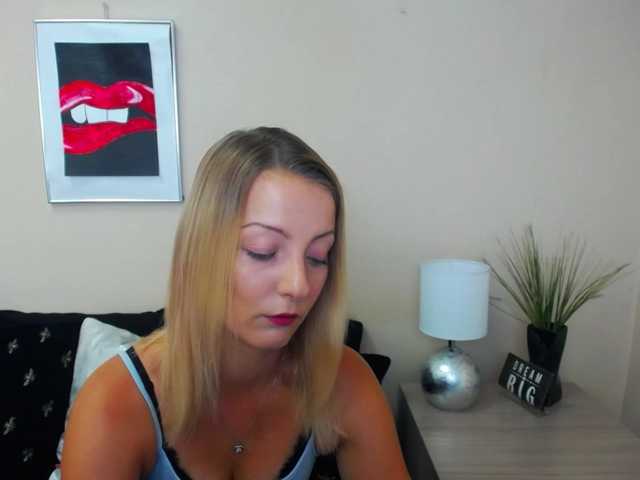 Live sex webcam photo for NatalieKiss #275587371