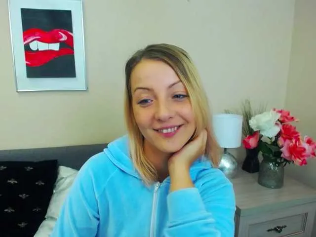 Live sex webcam photo for NatalieKiss #275972138