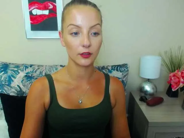 Live sex webcam photo for NatalieKiss #276149037
