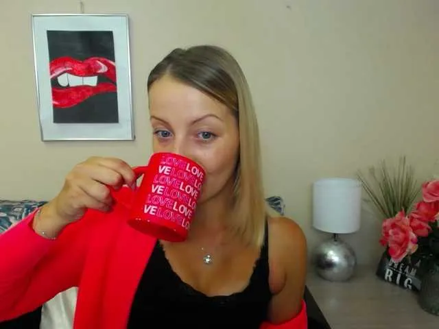 Live sex webcam photo for NatalieKiss #276158396