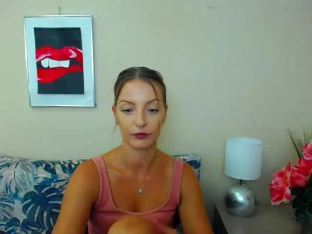 Live sex webcam photo for NatalieKiss #276231623