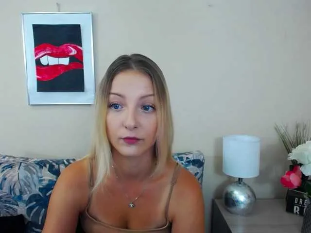Live sex webcam photo for NatalieKiss #276266350