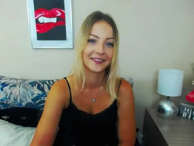 Live sex webcam photo for NatalieKiss #276302533