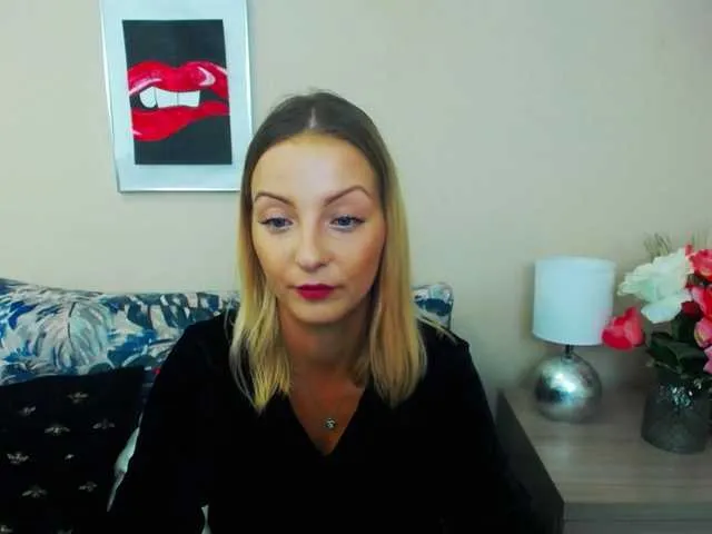 Live sex webcam photo for NatalieKiss #276309690