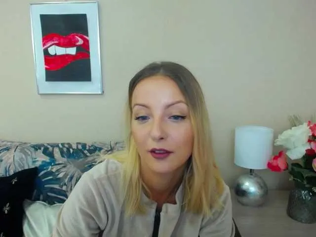Live sex webcam photo for NatalieKiss #276316923