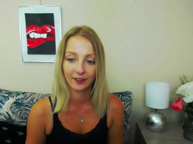 Live sex webcam photo for NatalieKiss #276402953
