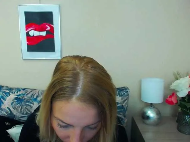 Live sex webcam photo for NatalieKiss #276408467