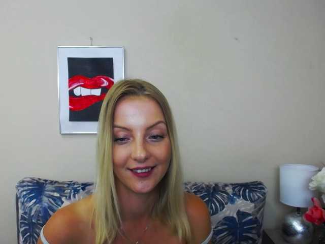 Live sex webcam photo for NatalieKiss #276549119