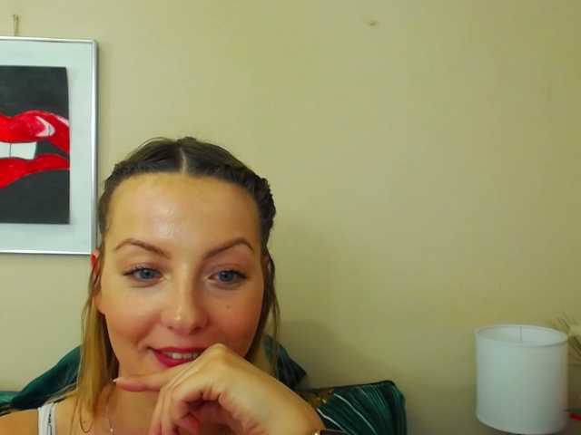 Live sex webcam photo for NatalieKiss #277859781