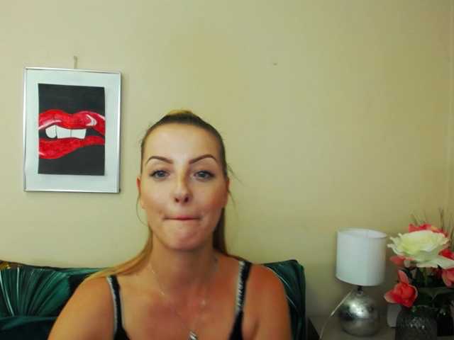 Live sex webcam photo for NatalieKiss #278099132