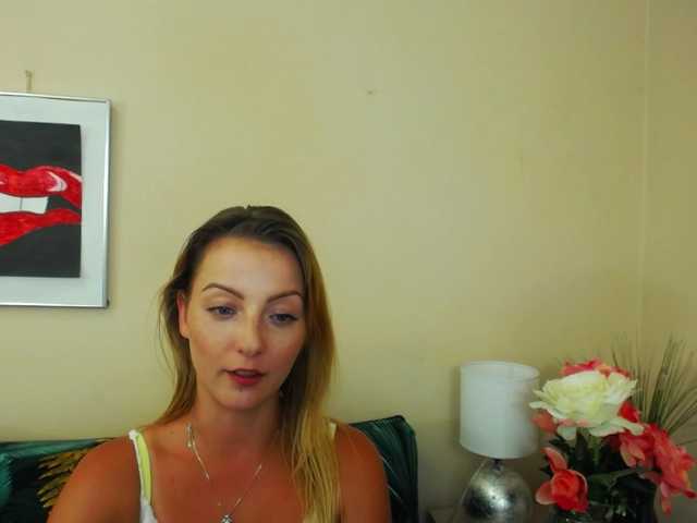 Live sex webcam photo for NatalieKiss #278222372