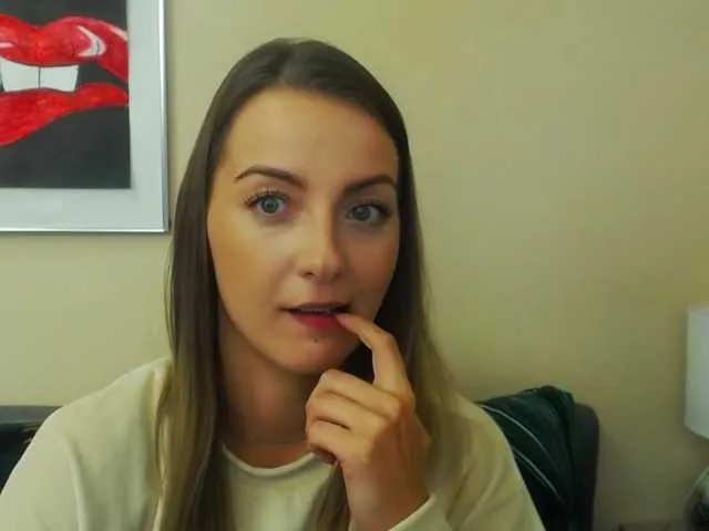 Live sex webcam photo for NatalieKiss #292300659