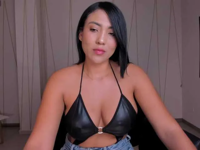 Live sex webcam photo for NatalieLewis #292565782