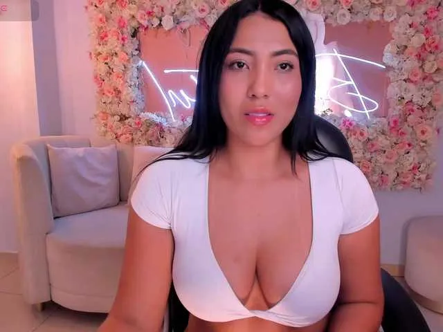 Live sex webcam photo for NatalieLewis #293387814