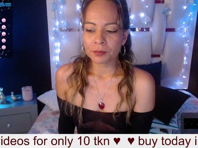 Live sex webcam photo for NatalieRoss #274049534