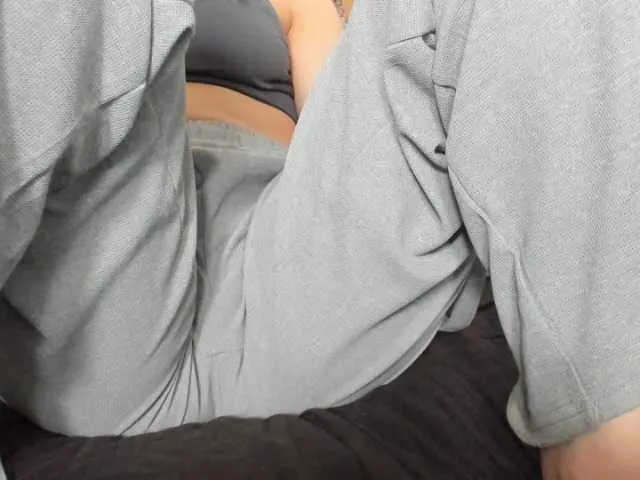 Live sex webcam photo for Nataliehott2 #290937868