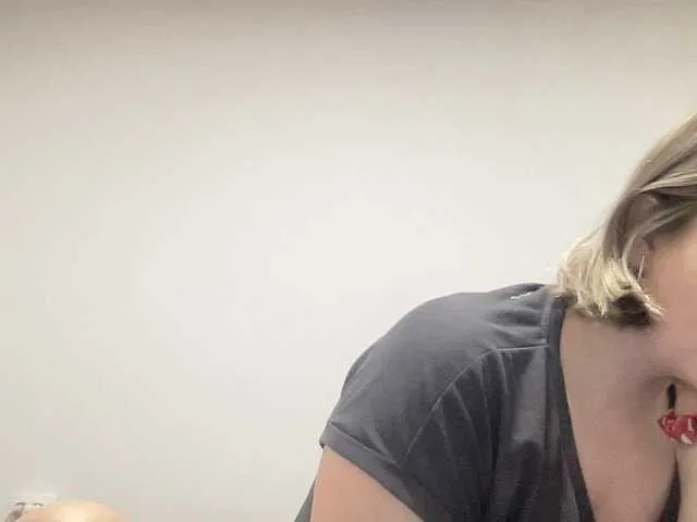 Live sex webcam photo for Natalii87 #290417064