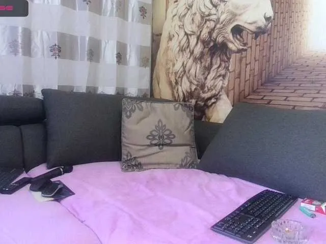 Live sex webcam photo for Natalli888 #272733809