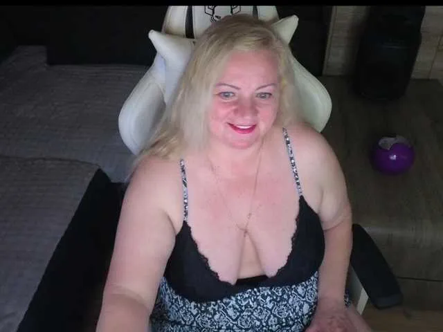 Live sex webcam photo for Natalli888 #294310382