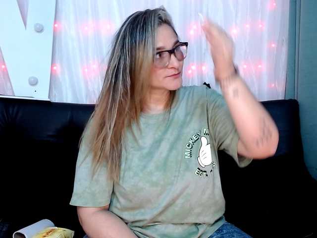 Live sex webcam photo for Natalliecolliz #290386244