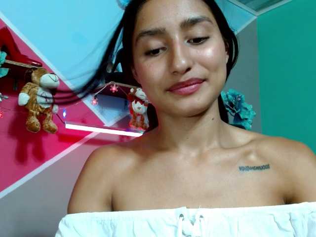 Live sex webcam photo for Nataly-Basayo #271886740