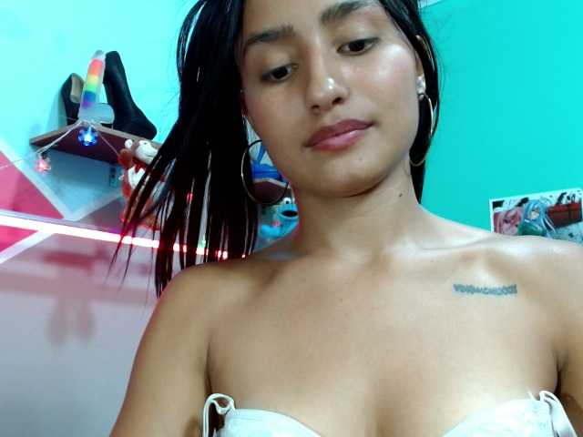 Live sex webcam photo for Nataly-Basayo #271898946