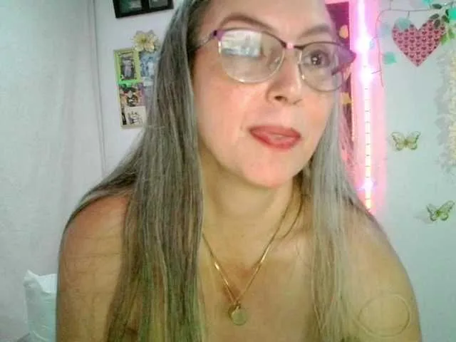 Live sex webcam photo for NatalyMilf #290779631