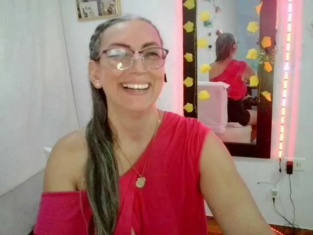 Live sex webcam photo for NatalyMilf #290848588