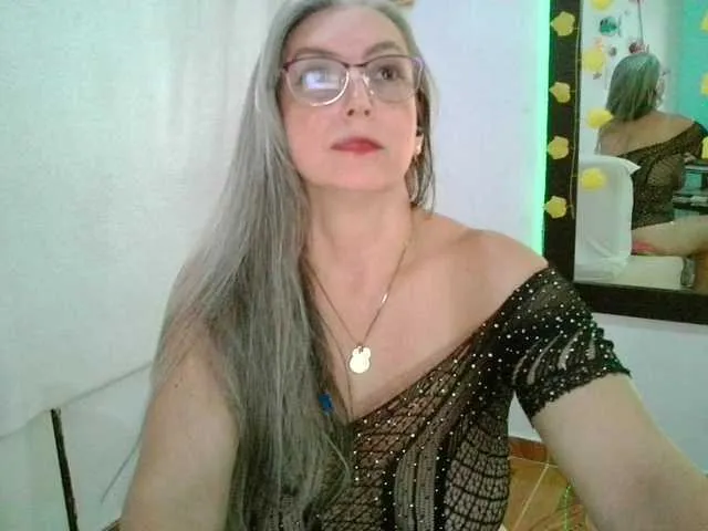 Live sex webcam photo for NatalyMilf #291016271