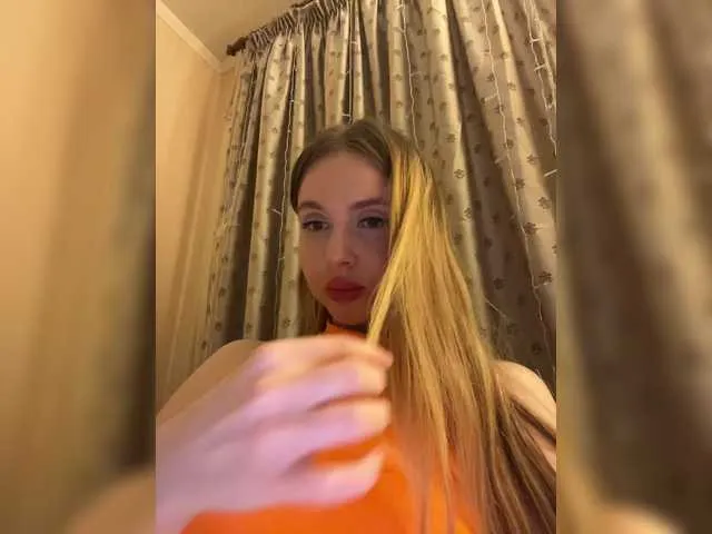 Live sex webcam photo for Natalymoodhot #290419402