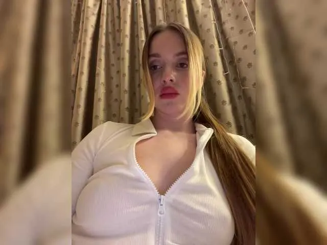 Live sex webcam photo for Natalymoodhot #290698295