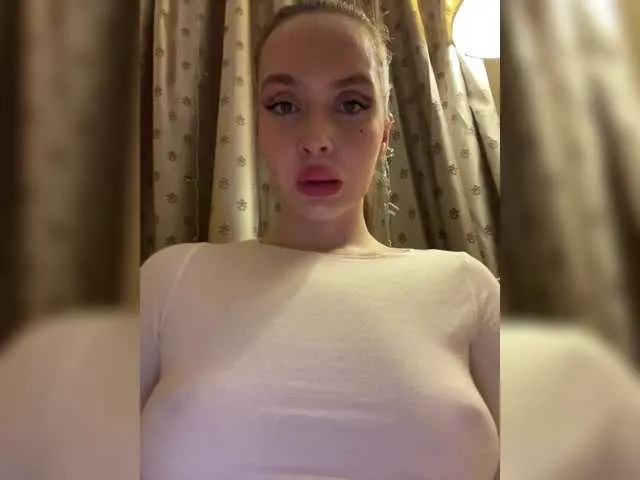 Live sex webcam photo for Natalymoodhot #292063188