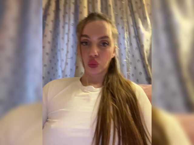 Live sex webcam photo for Natalymoodhot #292423502