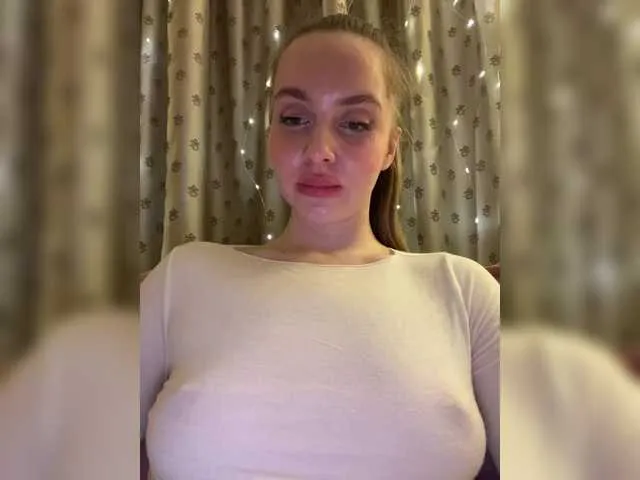 Live sex webcam photo for Natalymoodhot #292551694