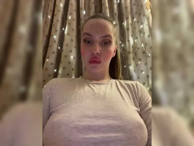 Live sex webcam photo for Natalymoodhot #293450854