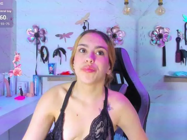 Live sex webcam photo for Natasha-Adams #293254804